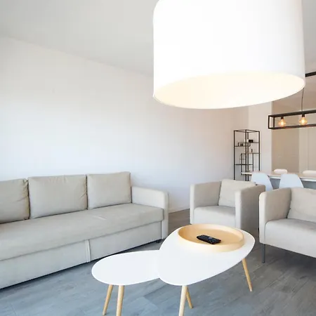 6 Persoons 2 Slaapkamer 2 Badkamer Appt Esplanade *