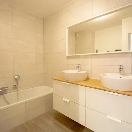 6 Persoons 2 Slaapkamer 2 Badkamer Appt Esplanade